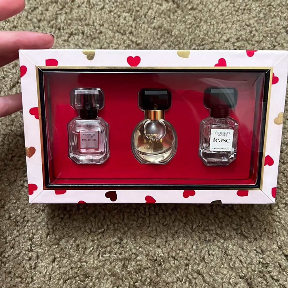 NWT Victoria Secret Deluxe Mini Fragrance Perfume Trio Set